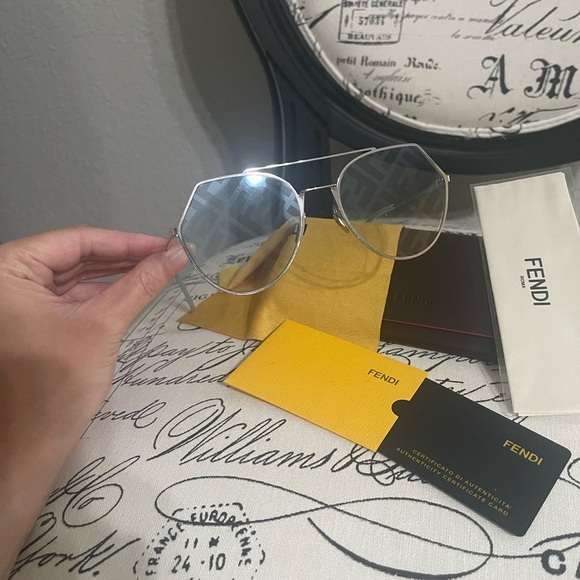 HOLD NEW FENDI FF0194/S WH1 7R LIGHT BLUE AVIATOR SILVER FANTASY LOGO LENS - Picture 6 of 14